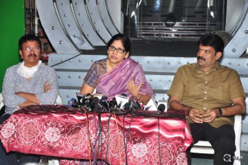 Aatadukundam Raa Movie Press Meet